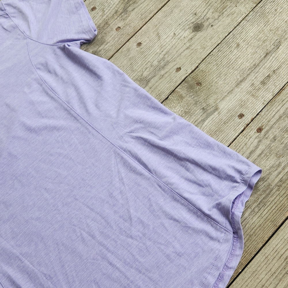 Duluth Light Purple Lavender Activewear V-Neck Workout T-Shirt Size Medium - Picture 3 of 6